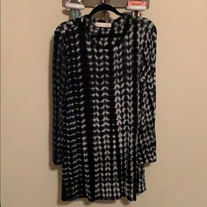 Black and white tie-dye tunic